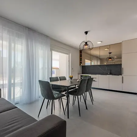 Apartments Twins Novalja Exterior photo